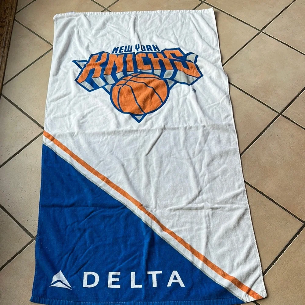 NWOT New York Knicks towel